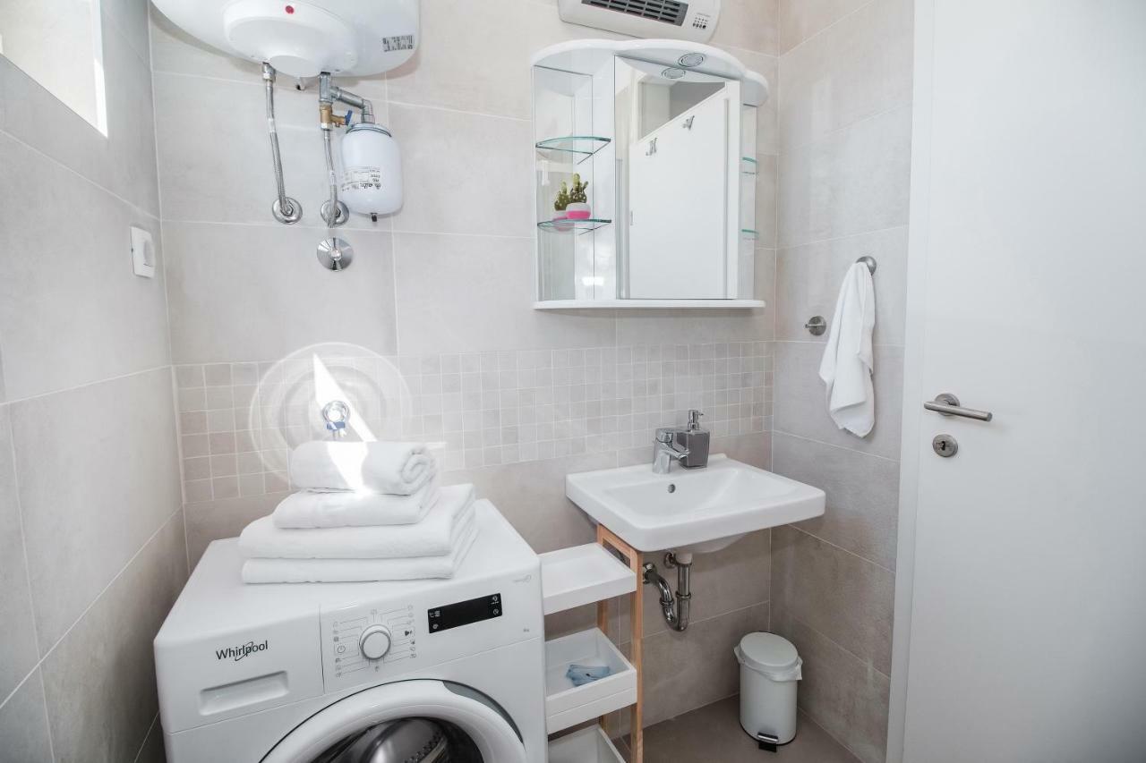 Apartment Hera With Balcony And Free Parking Zadar Exteriör bild