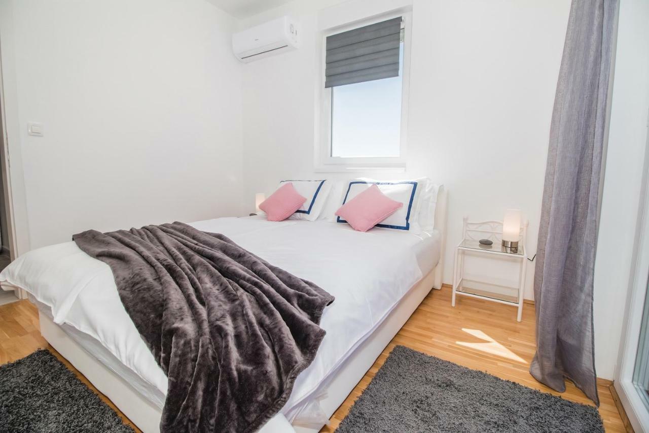 Apartment Hera With Balcony And Free Parking Zadar Exteriör bild