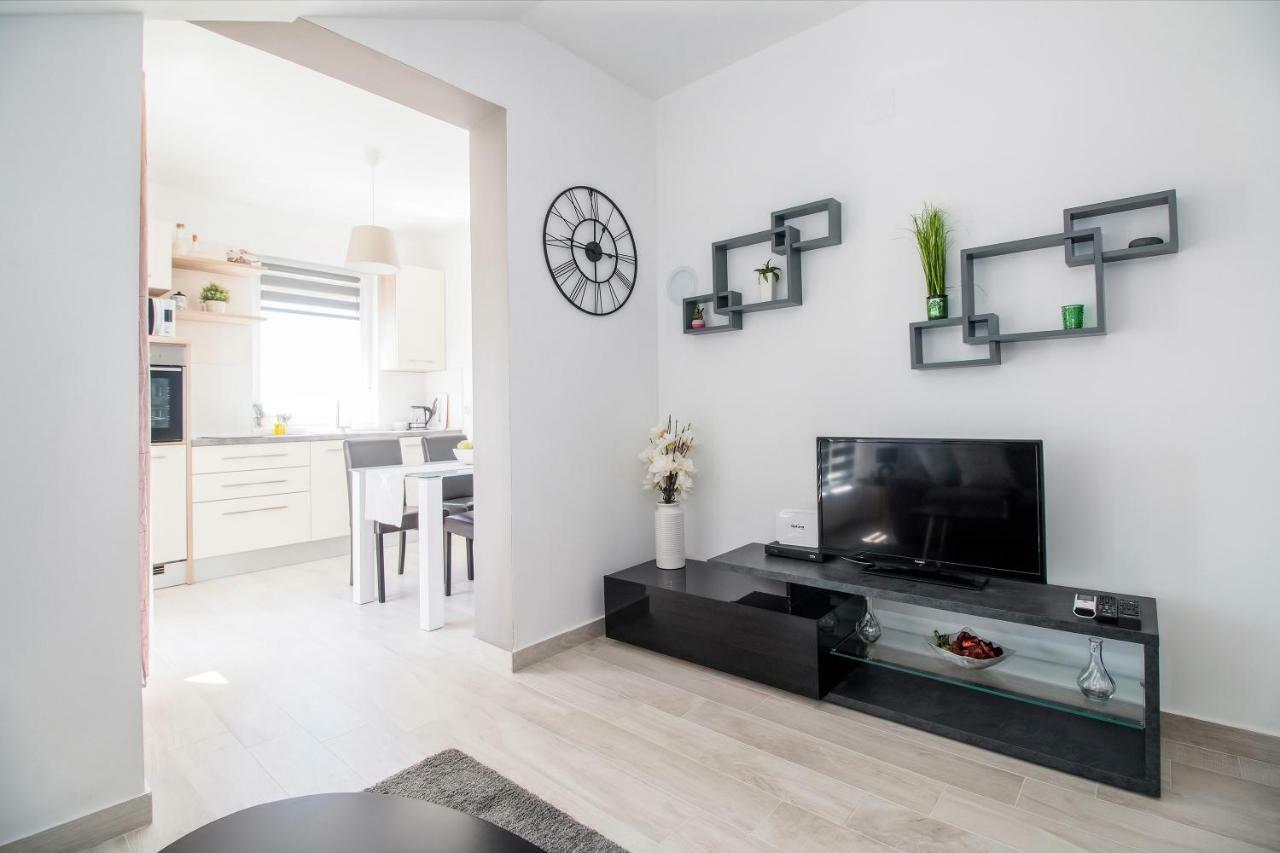 Apartment Hera With Balcony And Free Parking Zadar Exteriör bild