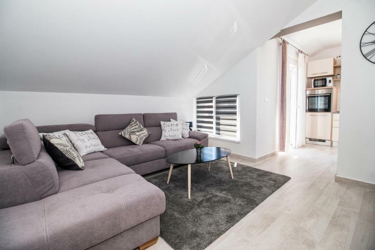 Apartment Hera With Balcony And Free Parking Zadar Exteriör bild